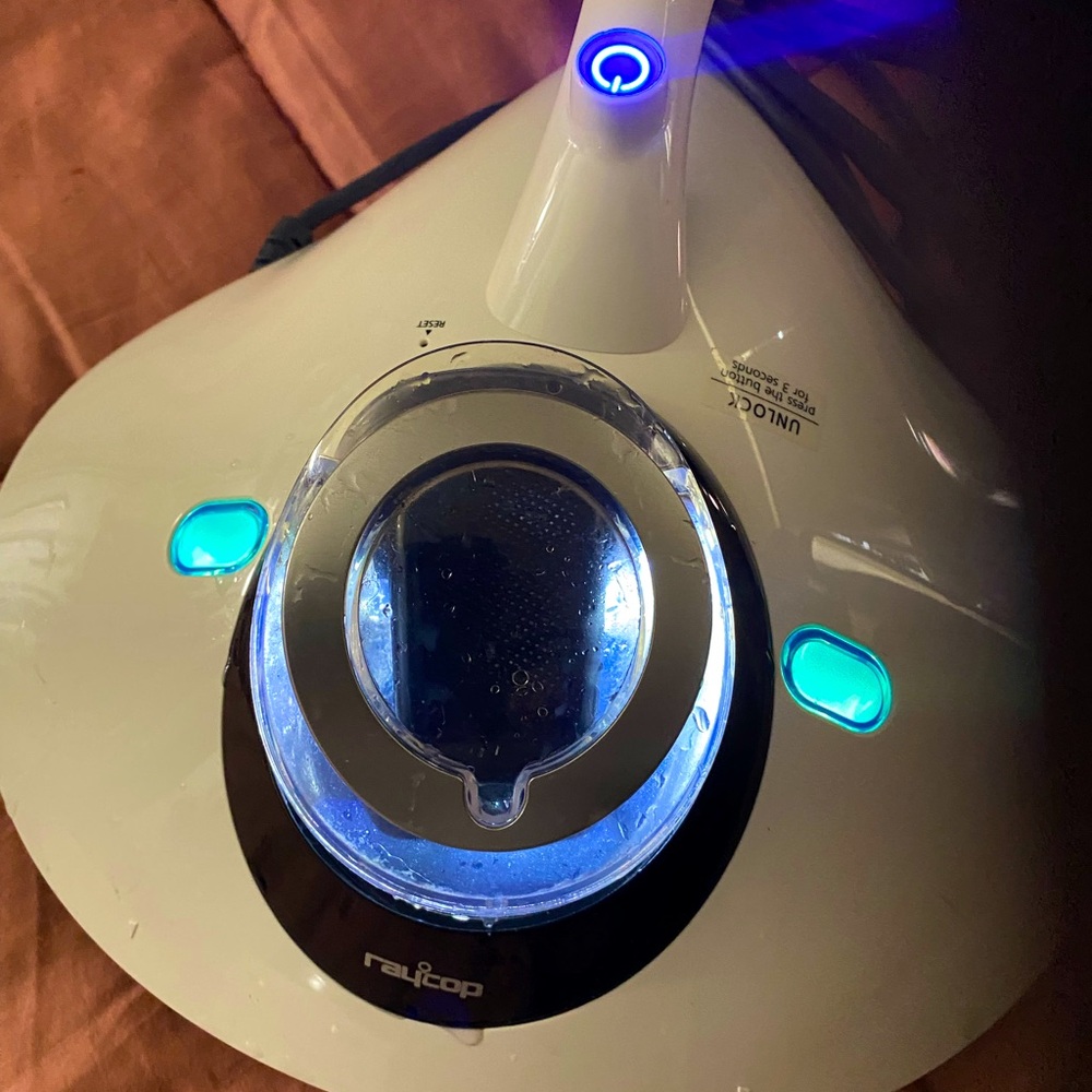Excellent condition, machine that cleans furniture and bedding of dust mites